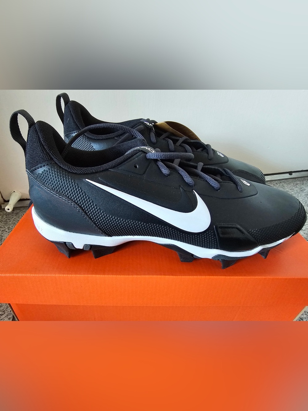 Nike Men’s Black White Athletic Turf Cleats
